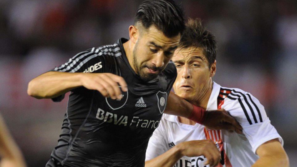 River perdi&oacute; su invicto ante Estudiantes.