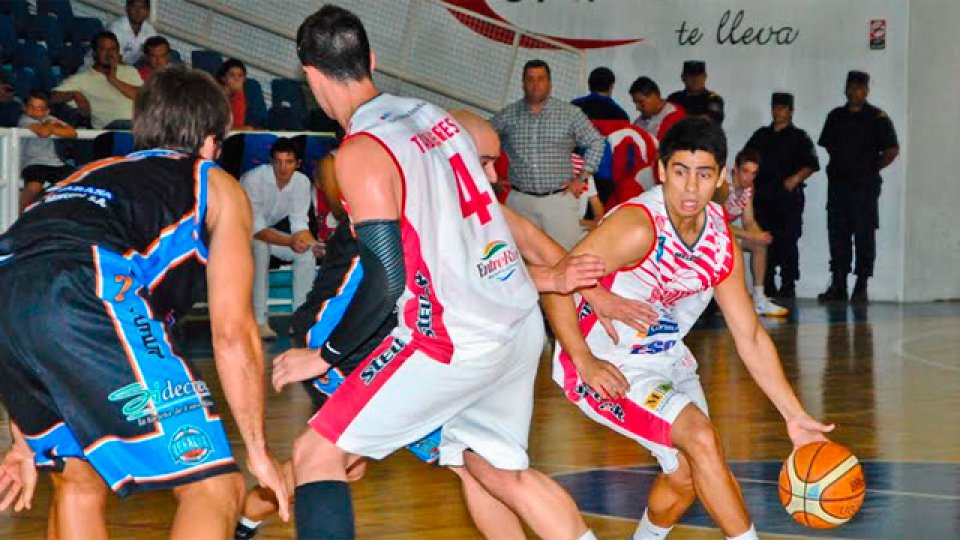 El AEC venció por 85 a 73 a Tomás de Rocamora.