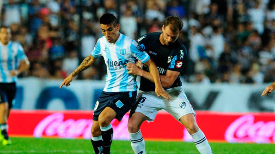 Racing llega a la punta del campeonato.