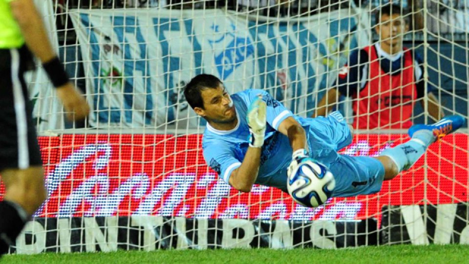 Racing llega a la punta del campeonato.