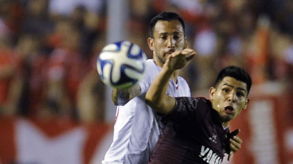 Independiente vapule&oacute; a Lan&uacute;s y dej&oacute; a River como &uacute;nico l&iacute;der.