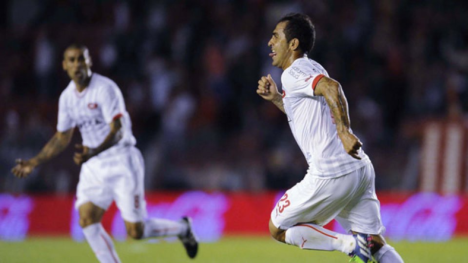 Independiente vapule&oacute; a Lan&uacute;s y dej&oacute; a River como &uacute;nico l&iacute;der.