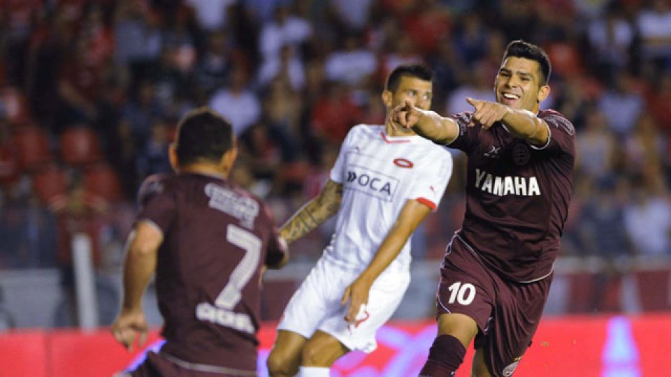 Independiente vapule&oacute; a Lan&uacute;s y dej&oacute; a River como &uacute;nico l&iacute;der.