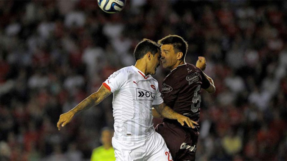 Independiente vapule&oacute; a Lan&uacute;s y dej&oacute; a River como &uacute;nico l&iacute;der.