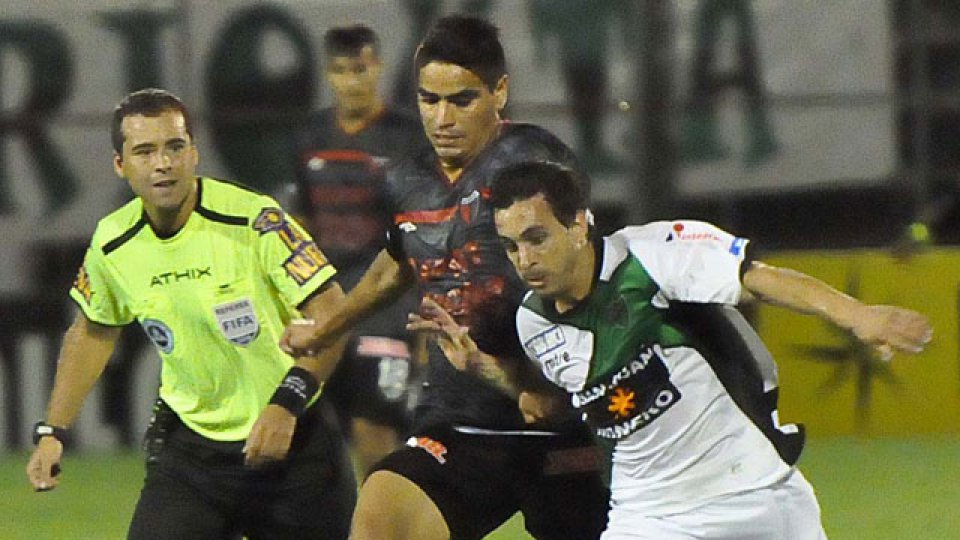 El Sabalero empató en el debut de Mostaza como DT.