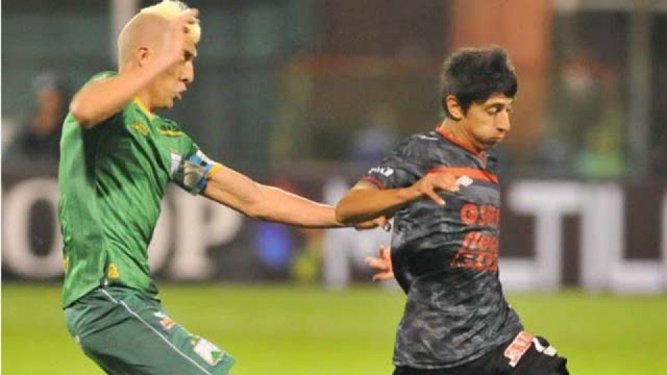 El Sabalero sigue firme en zona de ascenso.