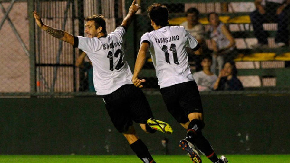 Pratto anot&oacute; los goles del triunfo de V&eacute;lez.