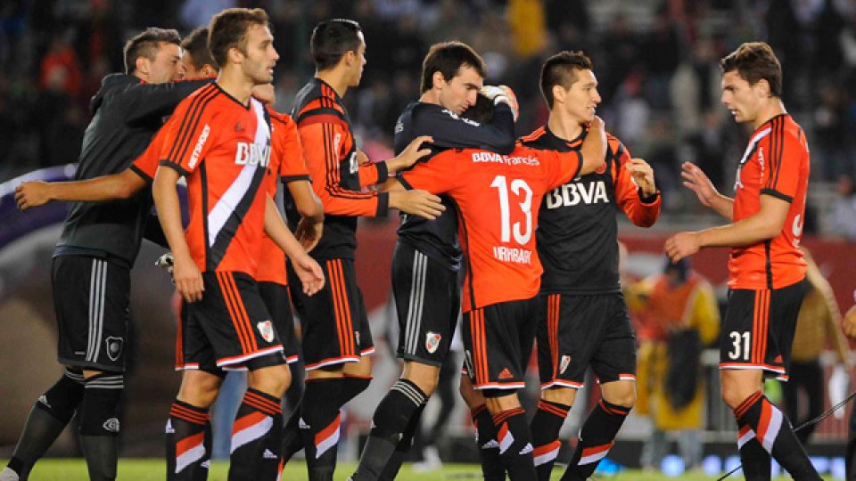 Gran victoria de River para seguir con vida en el campeonato.