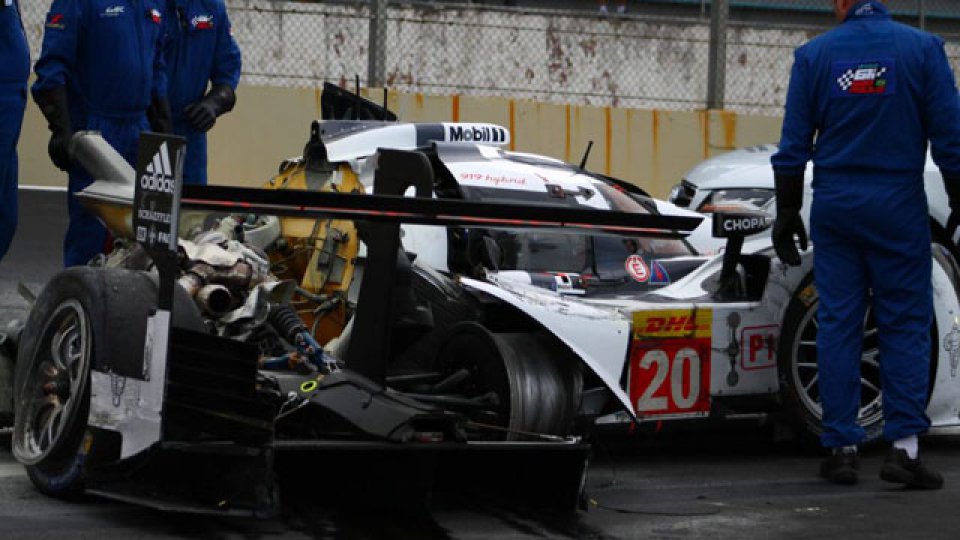 Mark Webber sufri&oacute; un tremendo accidente en Brasil.