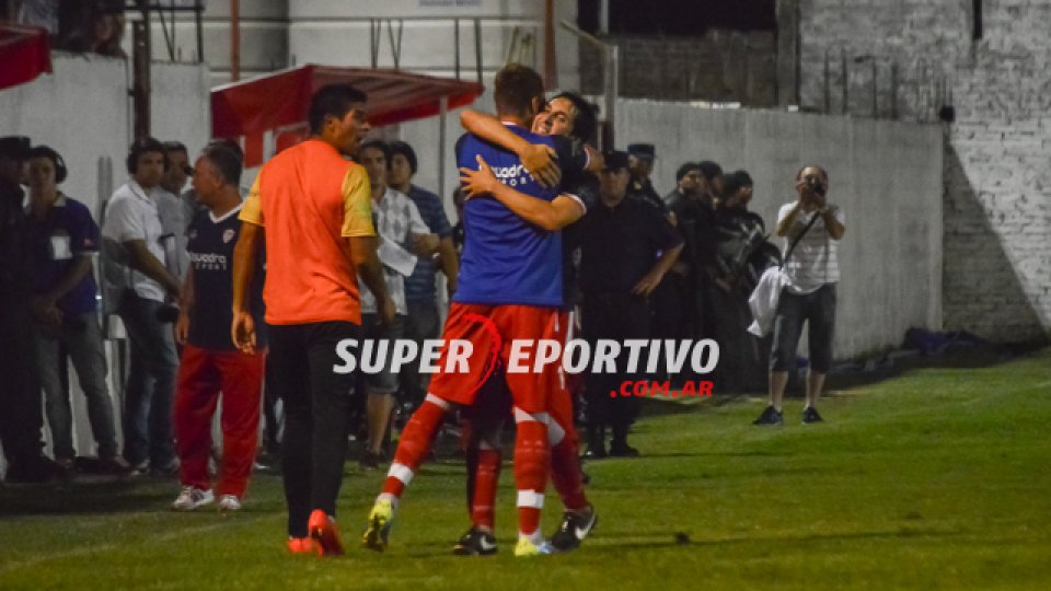 El Gato sacó ventaja en la primera final por el ascenso.