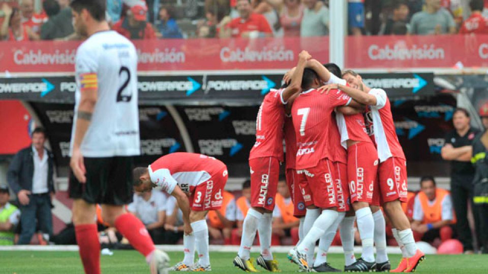 Con Riquelme, Argentinos vuelve a Primera.