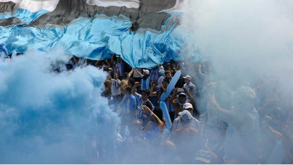 La hinchada de la Academia delira con un nuevo campeonato.