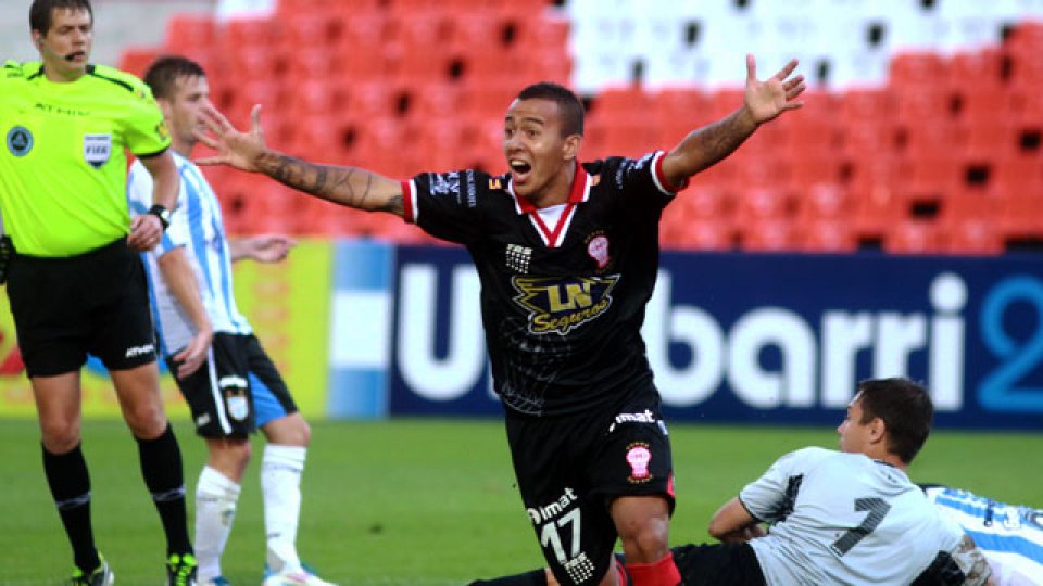 El Globo celebra un nuevo ascenso a la máxima categoría del fútbol argentino.