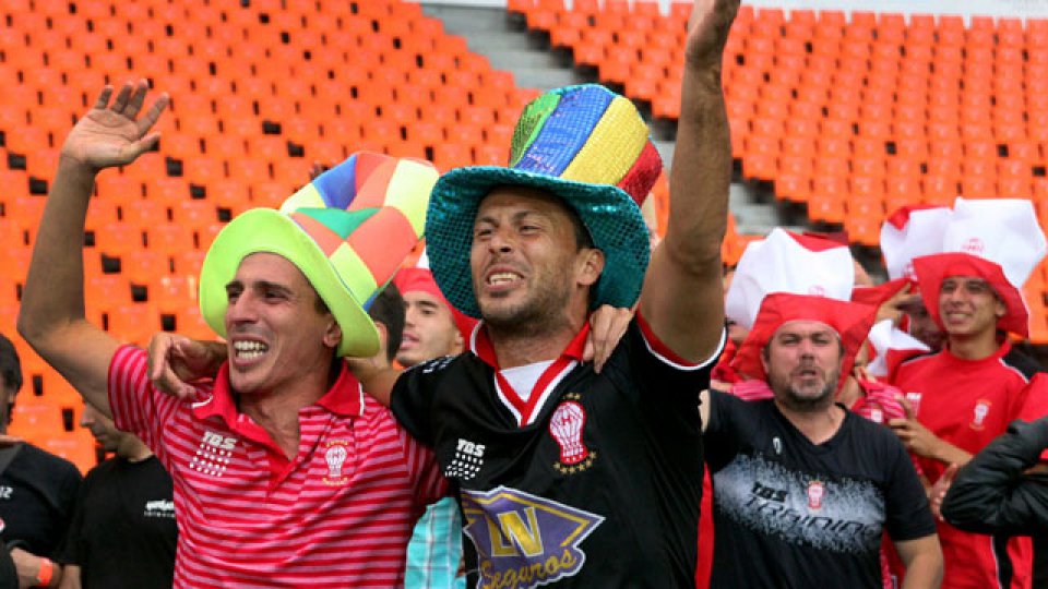 El Globo celebra un nuevo ascenso a la máxima categoría del fútbol argentino.