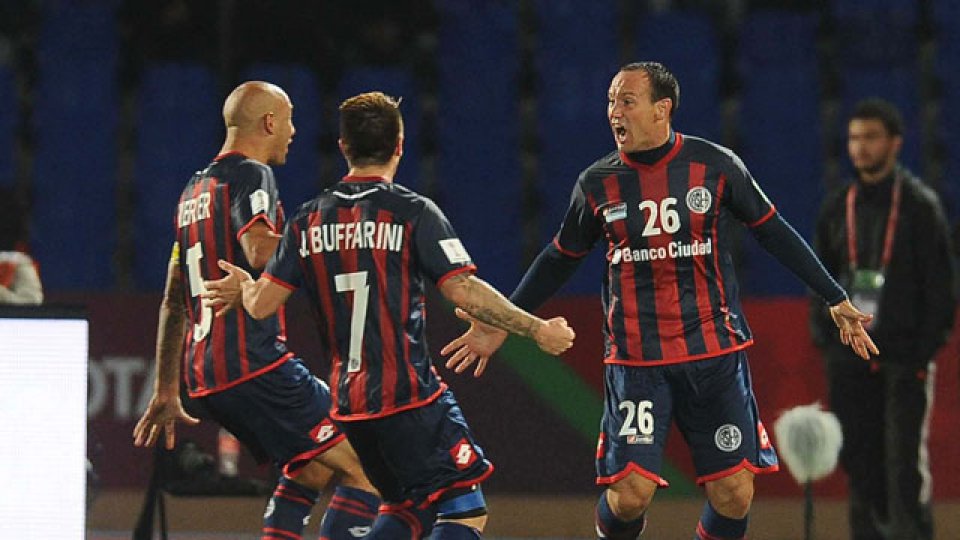 El festejo de los jugadores del Santo en el segundo gol.