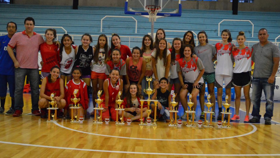 Gran año para el básquet femenino de Talleres.