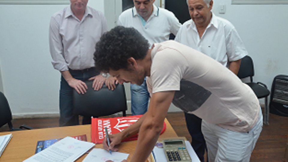 Ekkert seguirá en la B Nacional en el Gato. (Foto: La Fiesta del Fútbol).