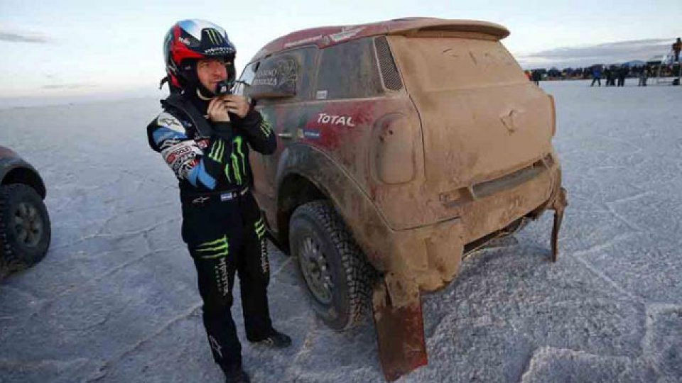 EN EL SALAR DE UYUNI. Terranova y su Mini.