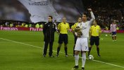 Cristiano Ronaldo ofreció su Balón de Oro a los hinchas y usó botines dorados con diamantes