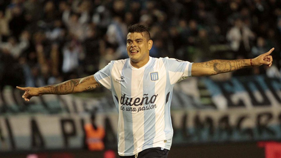 El campeón Racing se divirtió con un pobre Boca.
