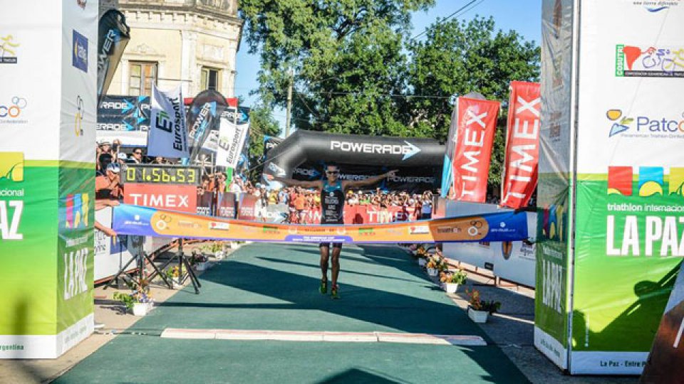 Tellechea corona el triatlón de La Paz