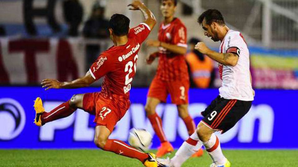 River aplastó a Independiente para quedarse con la Copa de Oro.