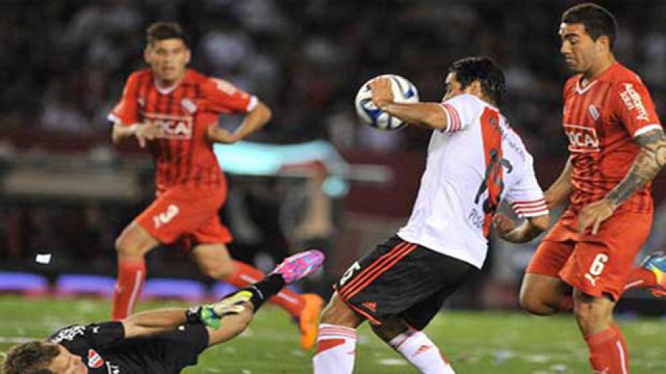 River aplastó a Independiente para quedarse con la Copa de Oro.