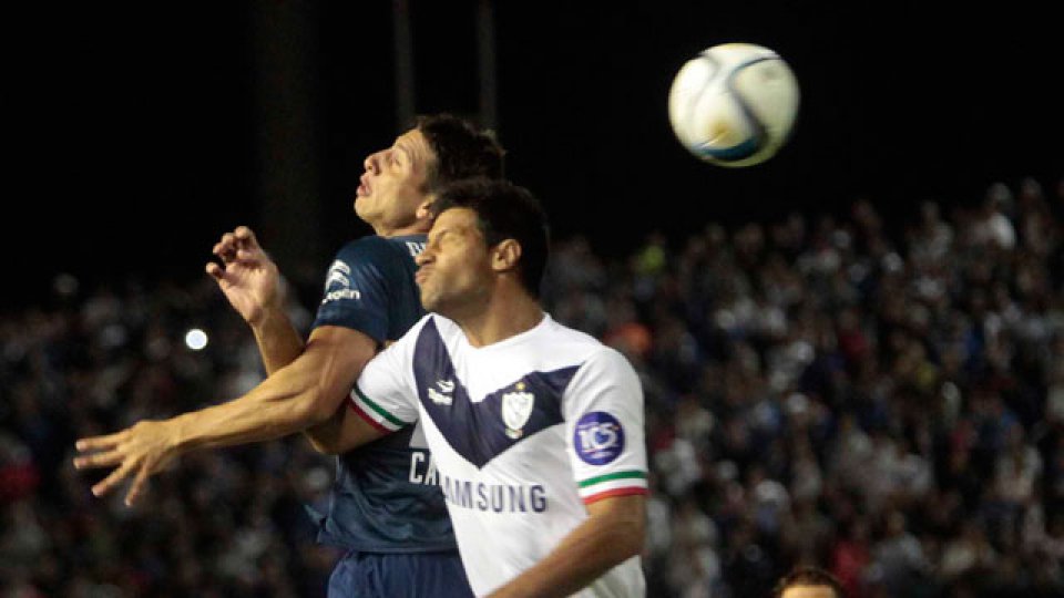 BOCA. Le ganó a Vélez y se metió en la Copa.