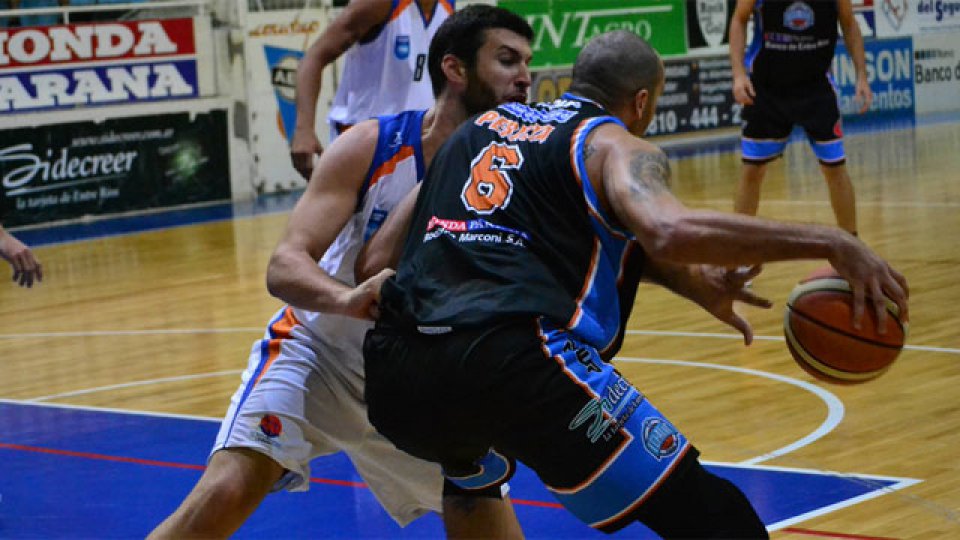 Gran victoria del AEC como local.