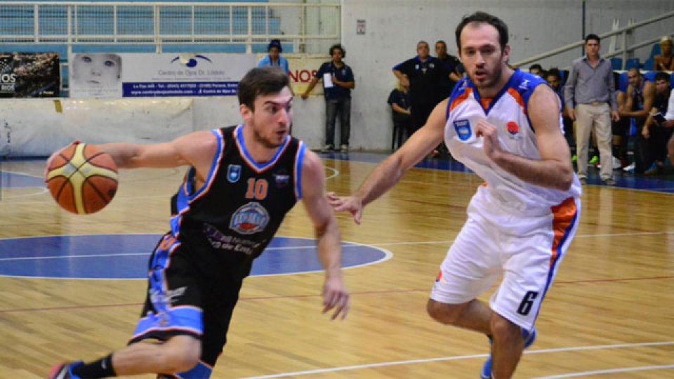 Gran victoria del AEC como local.