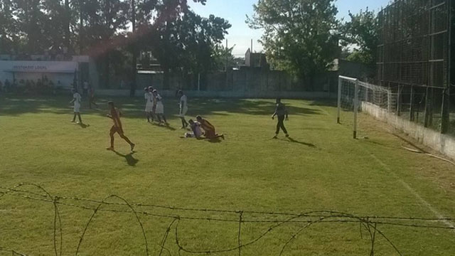 Neuquén y Sportivo Urquiza jugaron en Plaermo.