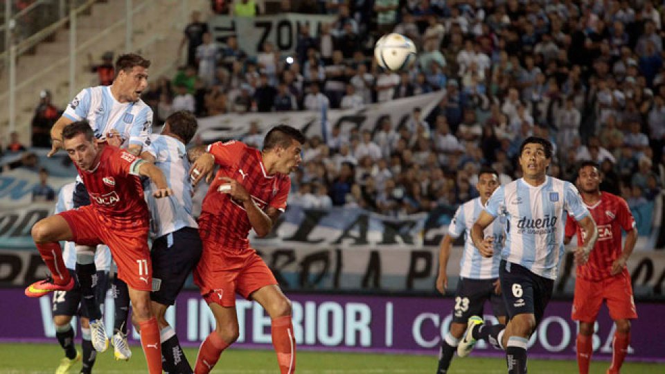 En Mar del Plata, Racing le ganó a Independiente.