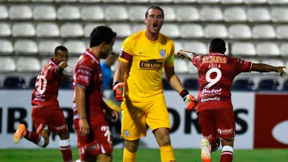 Huracán aplastó a Alianza Lima.