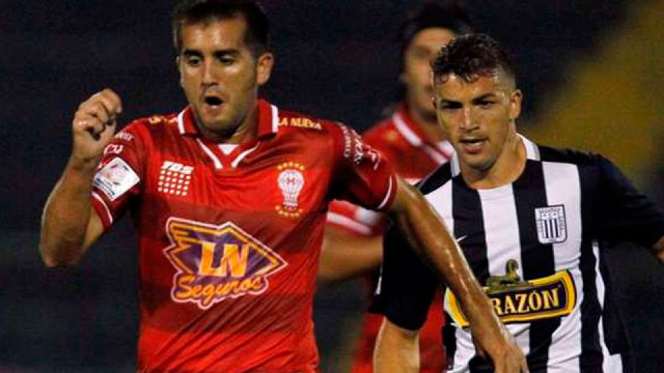 Huracán aplastó a Alianza Lima.
