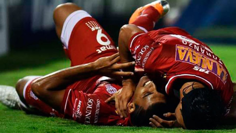 Huracán aplastó a Alianza Lima.