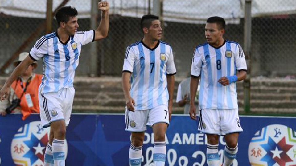 Gio hizo dos para la Argentina.
