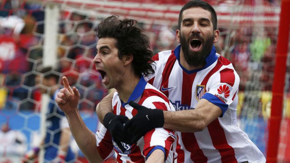 ATL&Eacute;TICO MADRID. Los jugadores celebran la victoria.