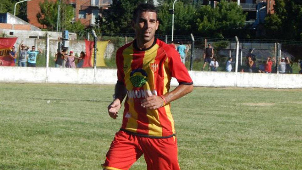 Maximiliano Banega uno de los puntos altos de Neuquen. (Foto:FM-Rock And-Gol)