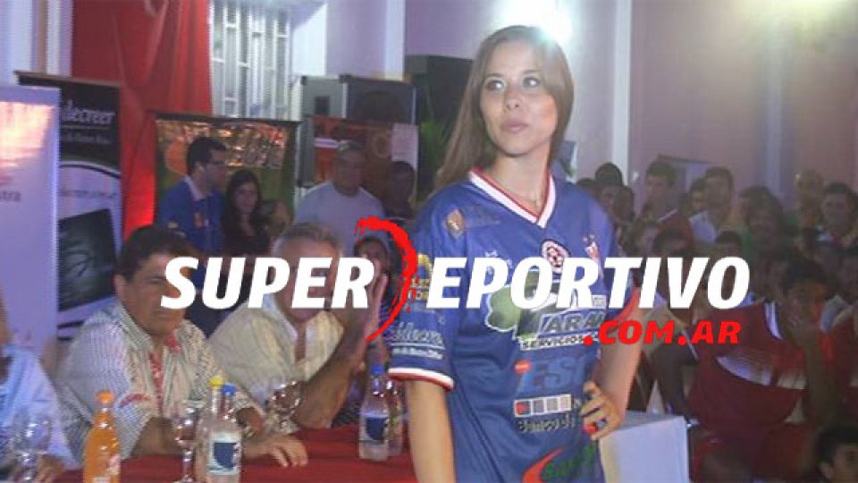 La camiseta alternativa de Atlético Paraná.