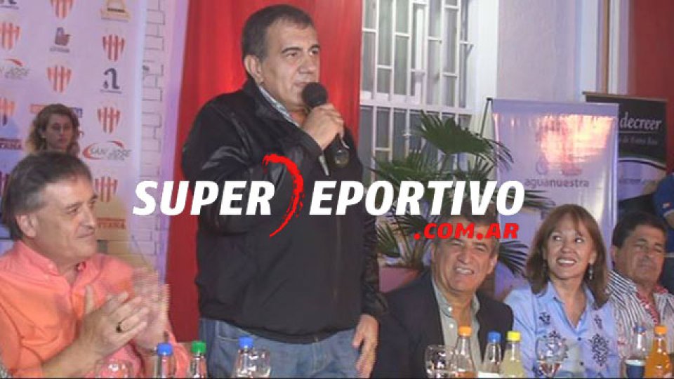 El Presidente de Atlético Paraná, José Cáceres.