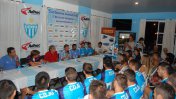 Juventud Unida presentó el plantel que jugará la B Nacional