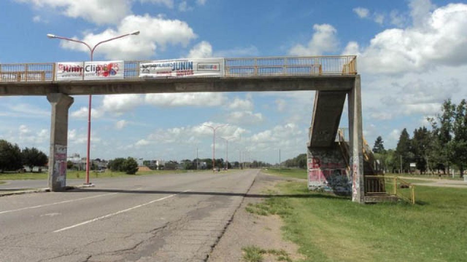 Aparecieron pintadas contra el combinado de Marcelo Gallardo.