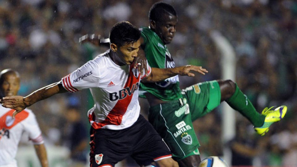 River derrotó a Sarmiento por 4-1 en Junín.