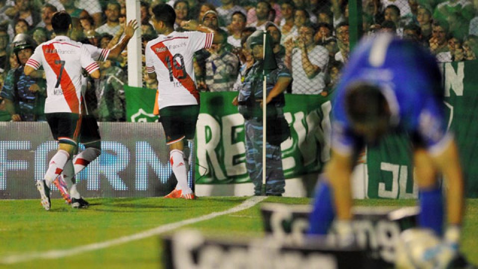 River derrotó a Sarmiento por 4-1 en Junín.