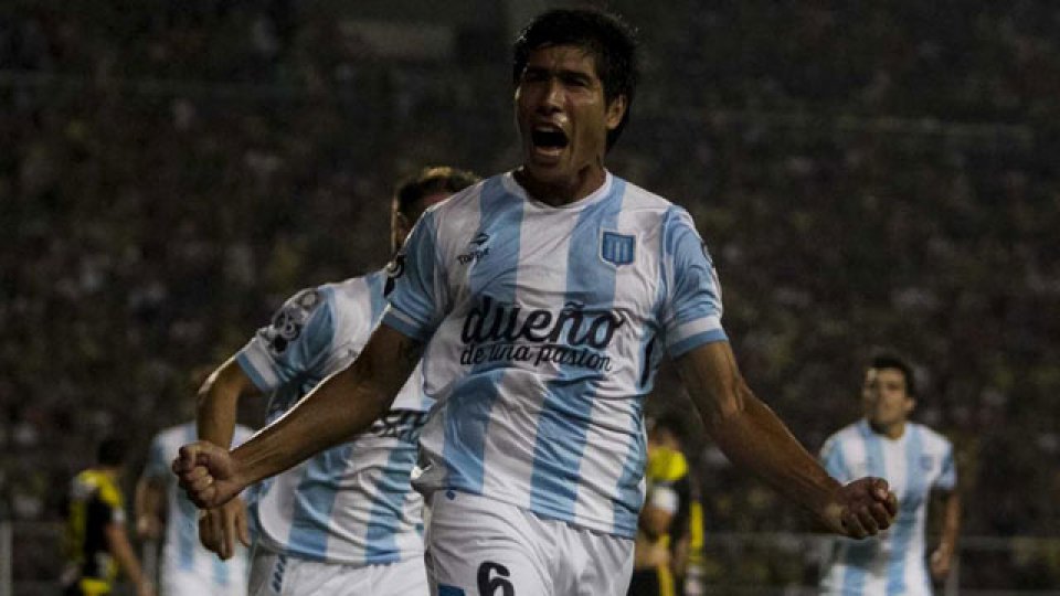Racing ganó 5 a 0 gracias a sus líderes, Bou y Milito.