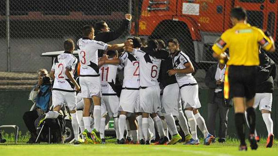 Danubio se golpeó primero.