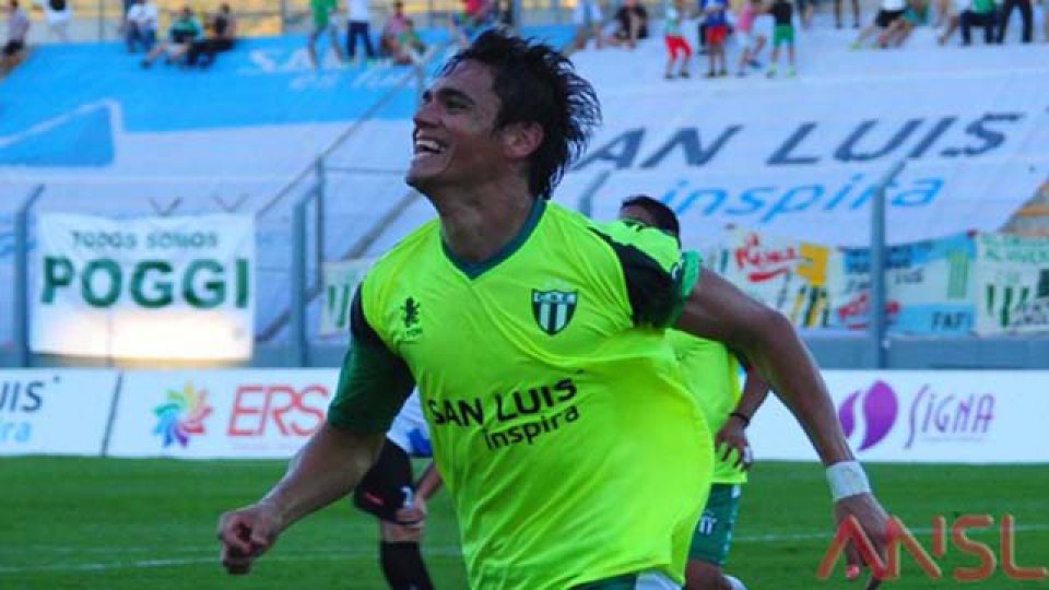 Moreira Aldana convirtió tres goles para Estudiantes (Foto: Agenciasanluis).