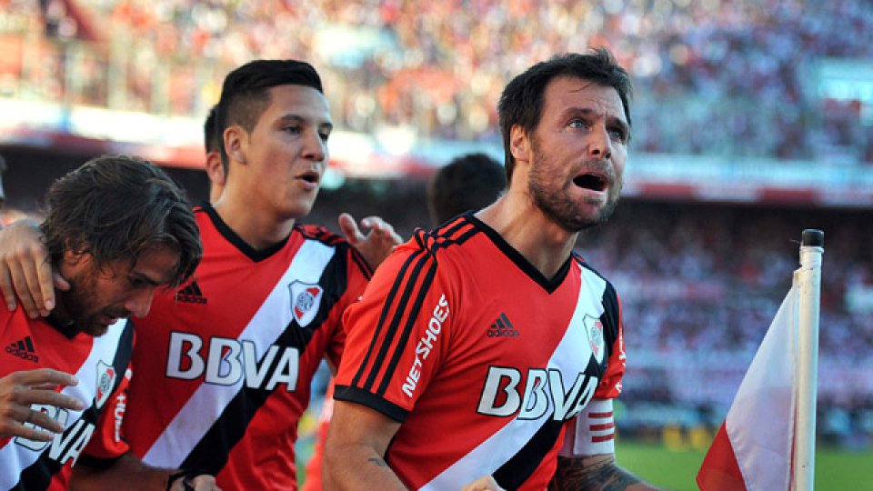 El Torito le da la victoria a River.