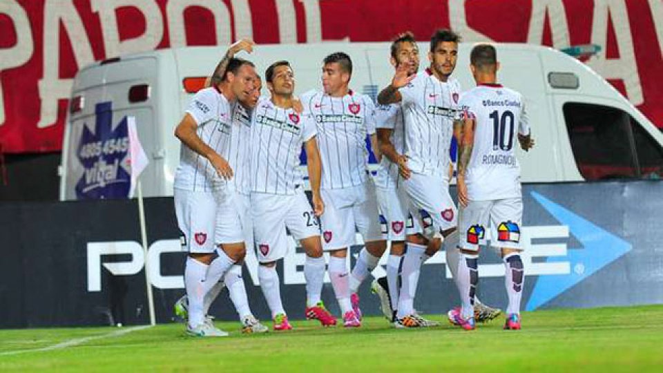 San Lorenzo le ganó a Estudiantes en La Plata.