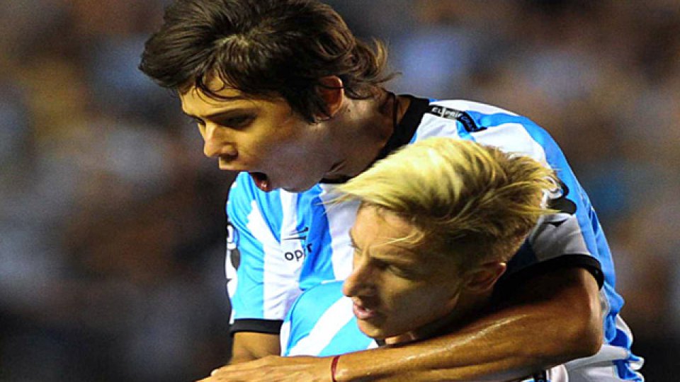 La Academia goleó a Colón por 4-1 en Avellaneda.